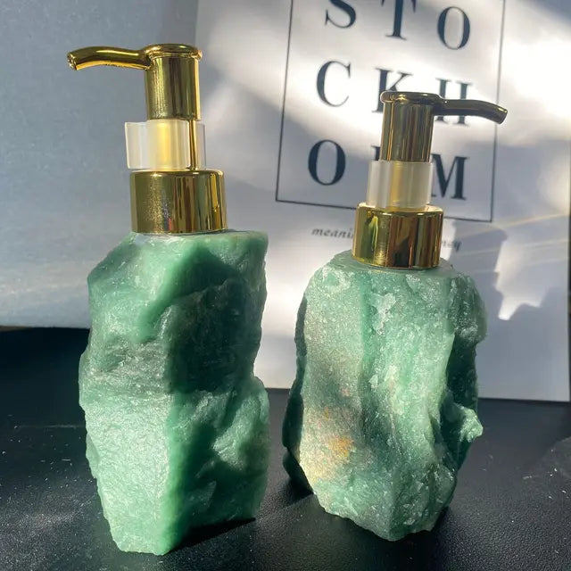 1 PCS Natural Pink Crystal Stone Press Bottle Dispenser