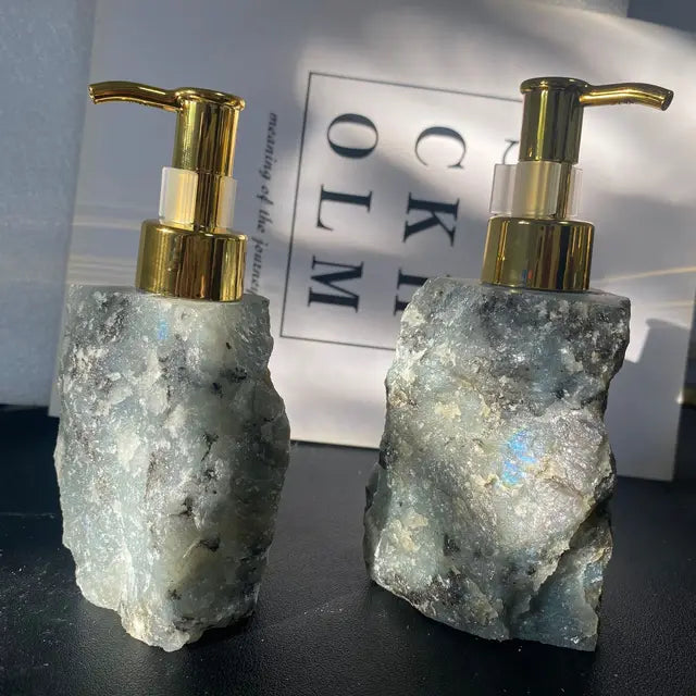 1 PCS Natural Pink Crystal Stone Press Bottle Dispenser